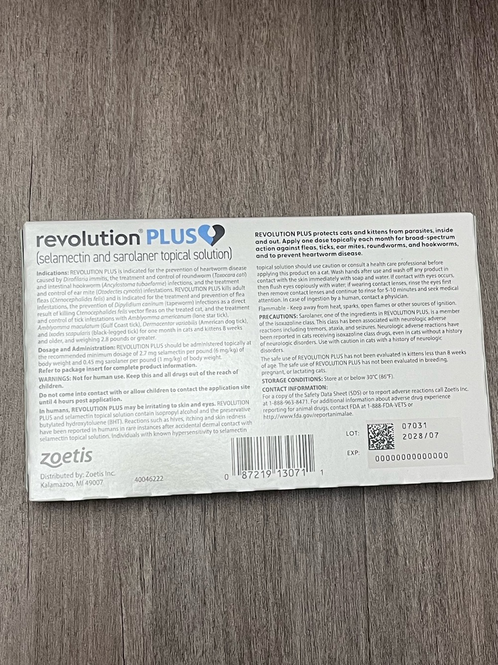 Revolution Plus Flea and tick topical for Large cats 11-22 lbs
PRICE FIRM - Picture 2 of 2